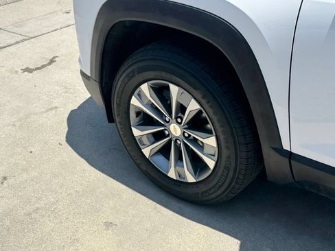 Used 2025 Chevrolet Equinox LT FWD image 29