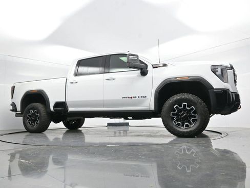 Used 2025 GMC Sierra 2500 AT4X image 48