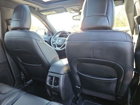 Used 2021 Jeep Cherokee Latitude Lux 80th Anniv w/ Quick Order Package 26U 80TH image 18