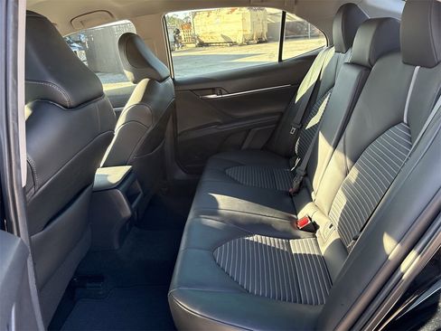 Used 2021 Toyota Camry SE w/ Carpet Mat Package (TMS) image 24