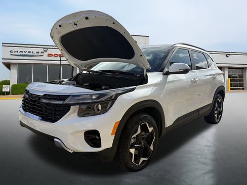 Used 2025 Kia Seltos EX image 21