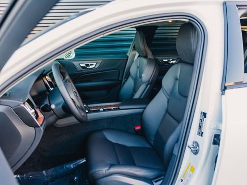 New 2025 Volvo V60 B5 Cross Country Plus w/ Protection Package Premier AWD/4WD image 10