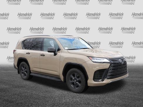 Used 2025 Lexus LX 700h Overtrail image 2