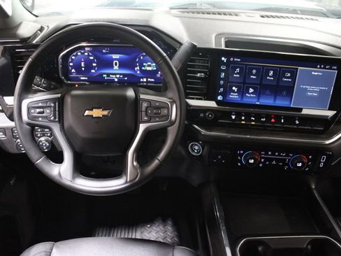 Used 2024 Chevrolet Silverado 2500 LTZ w/ LTZ Convenience Package AWD/4WD image 34