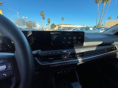 Used 2025 Kia K4 LXS image 20