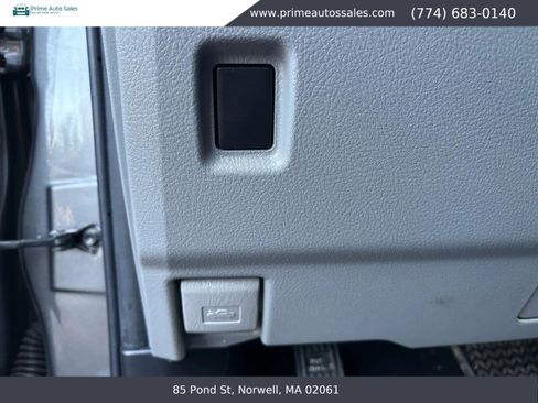 Used 2011 Toyota 4Runner SR5 image 19