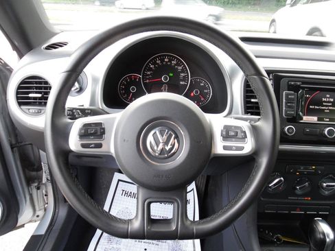 Used 2012 Volkswagen Beetle 2.5 FWD image 12