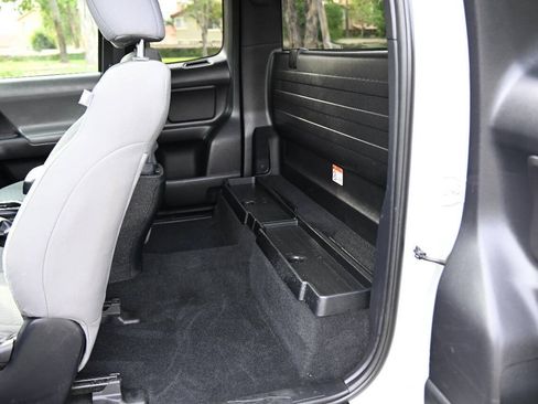 Used 2020 Toyota Tacoma SR RWD image 12