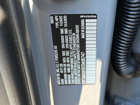 Certified 2026 Porsche Cayenne Coupe AWD/4WD image 29