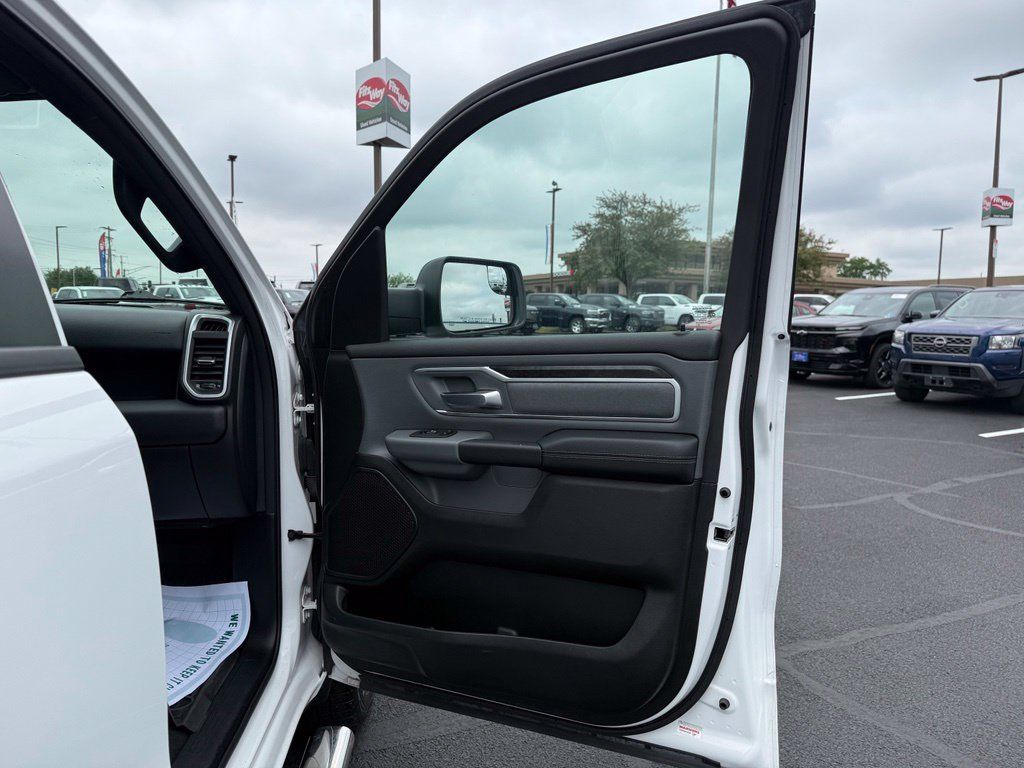 Used 2022 RAM 1500 Big Horn AWD/4WD image 19