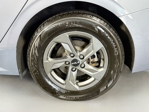 Used 2023 Kia K5 LXS FWD image 37