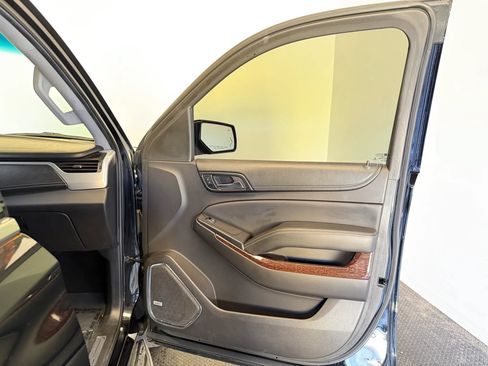 Used 2017 GMC Yukon SLT AWD/4WD image 25