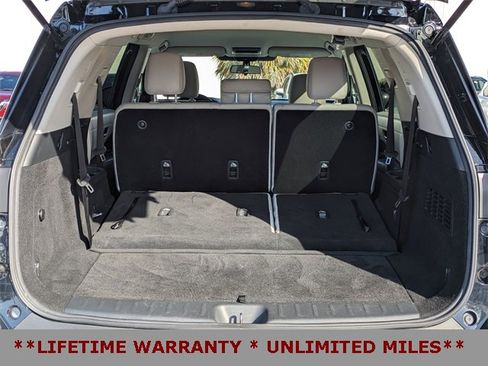 Used 2022 Nissan Pathfinder SV image 14