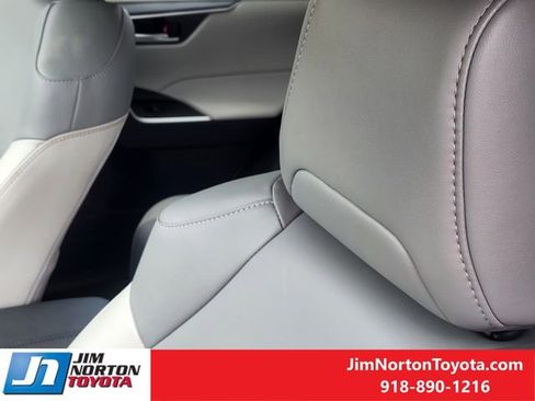 Used 2025 Toyota RAV4 XLE Premium FWD image 16