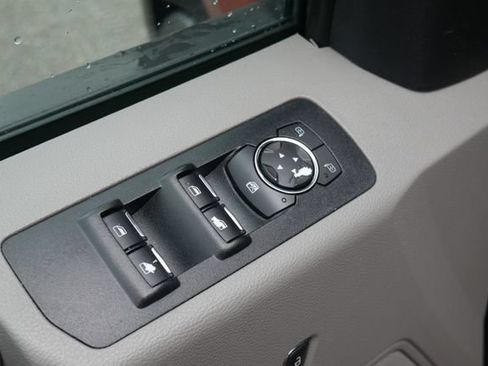Used 2018 Ford F150 XLT w/ Equipment Group 302A Luxury AWD/4WD image 15