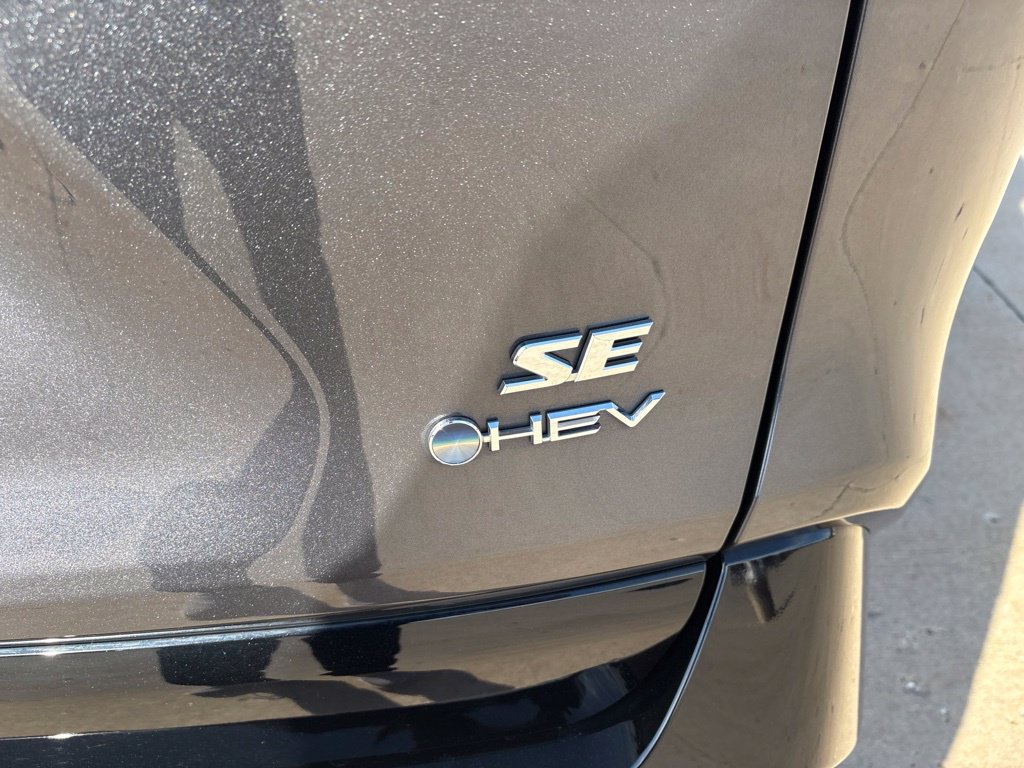 Used 2025 Toyota RAV4 SE w/ Convenience Package AWD/4WD image 27