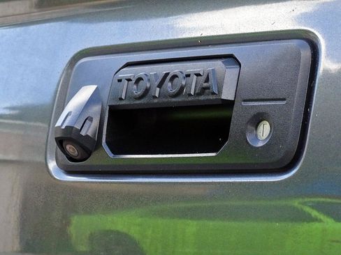 Used 2016 Toyota Tacoma Limited w/ Towing Package RWD image 40