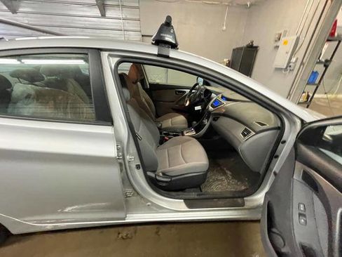 Used 2011 Hyundai Elantra GLS w/ Preferred Equipment Pkg 3 image 29