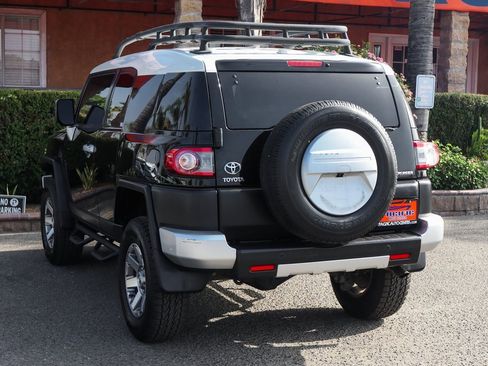 Used 2014 Toyota FJ Cruiser 4WD image 6