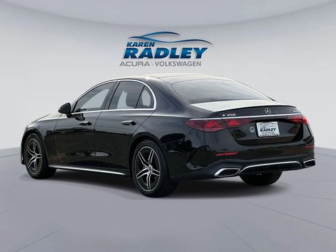 Used 2025 Mercedes-Benz E 350 4MATIC Sedan image 4