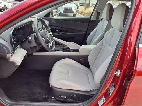 Used 2024 Hyundai Elantra Limited image 11