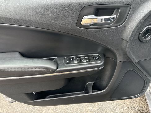 Used 2014 Dodge Charger SXT image 10