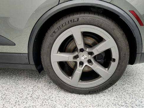 Used 2025 Porsche Macan Electric w/ Premium Package image 9