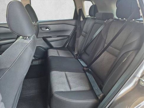 Used 2024 Nissan Rogue SV FWD image 18