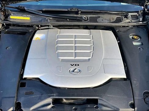 Used 2013 Lexus LS 460 AWD w/ F-Sport Pkg image 9