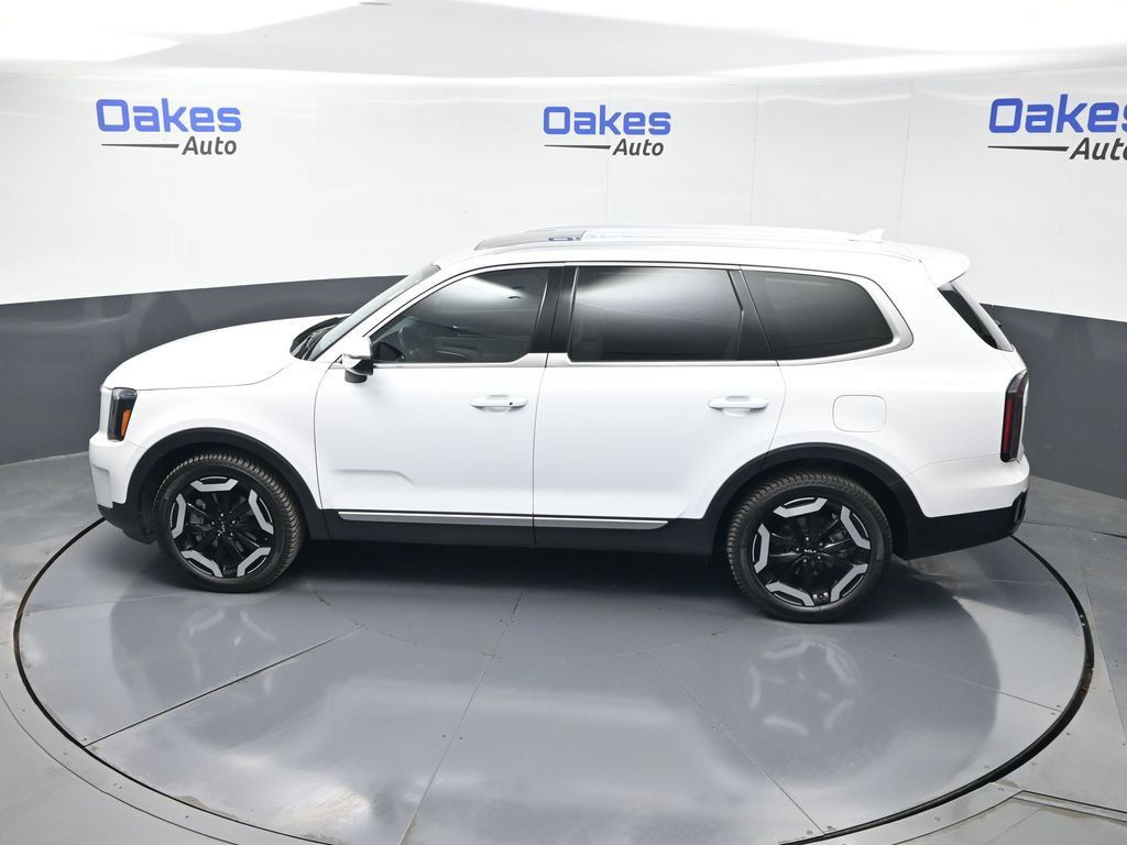 Used 2025 Kia Telluride EX w/ EX Captain's Chair Package FWD image 52