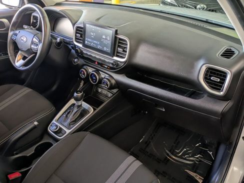 Used 2025 Hyundai Venue SEL FWD image 53