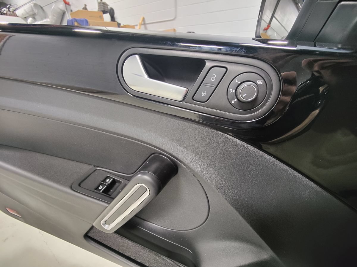 Used 2019 Volkswagen Beetle 2.0T Final Edition SEL FWD image 21