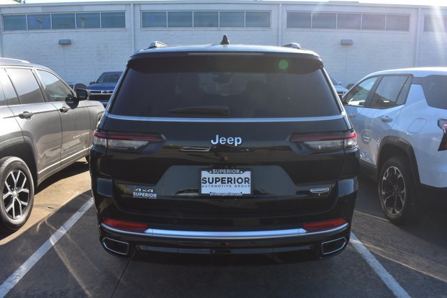 Used 2023 Jeep Grand Cherokee L Summit w/ Luxury Tech Group V AWD/4WD image 5