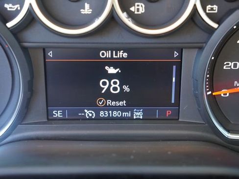 Used 2022 Chevrolet Silverado 1500 LT Trail Boss w/ LT Trail Boss Premium Package image 33