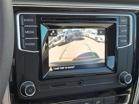 Used 2018 Volkswagen Passat 2.0T R-Line image 15