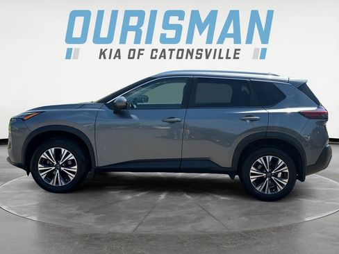 Used 2023 Nissan Rogue SV w/ SV Premium B Package FWD image 3