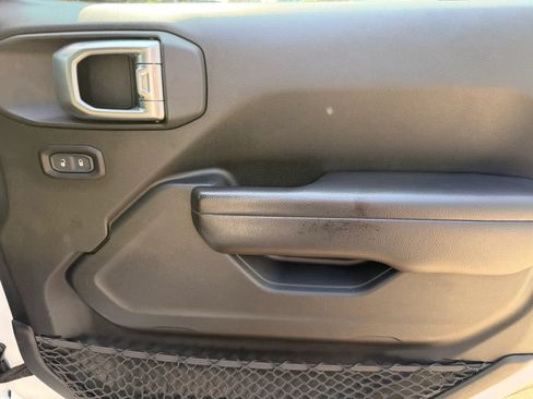 Used 2018 Jeep Wrangler Unlimited Sport S AWD/4WD image 8