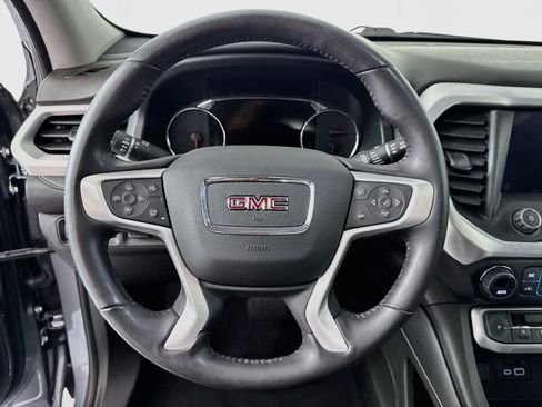Used 2022 GMC Acadia SLT w/ Technology Package AWD/4WD image 11