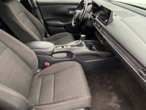 Used 2025 Honda HR-V Sport image 9