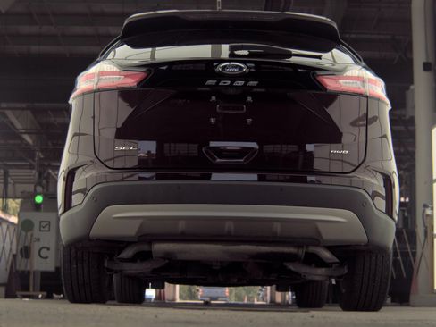 Used 2023 Ford Edge SEL w/ Convenience Package AWD/4WD image 17