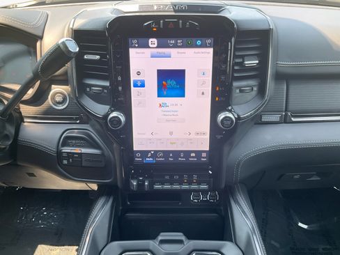 Used 2024 RAM 3500 Limited image 11