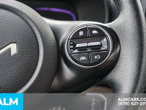 Used 2025 Kia Soul LX image 31