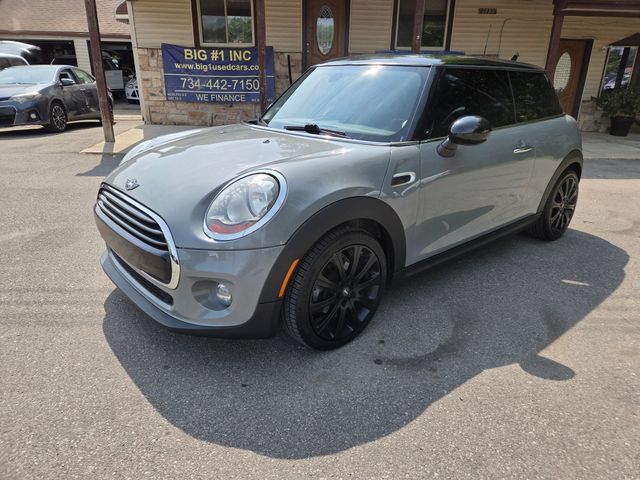 Used 2017 MINI Cooper 2-Door Hardtop FWD image 2