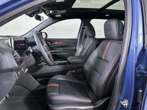 New 2026 Chevrolet Traverse RS w/ LPO, Floor Liner Package image 36