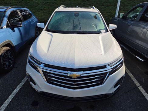 Used 2023 Chevrolet Equinox Premier AWD/4WD image 2