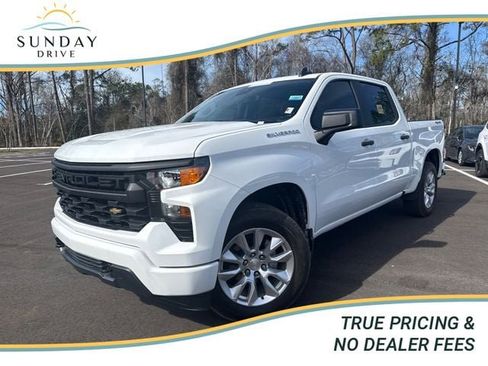 Used 2024 Chevrolet Silverado 1500 Custom image 1