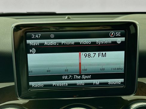 Used 2014 Mercedes-Benz CLA 250 image 16