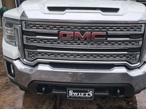 Used 2021 GMC Sierra 2500 SLT w/ SLT Convenience Package image 3