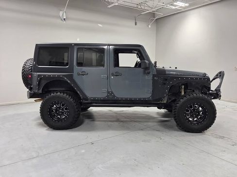 Used 2014 Jeep Wrangler Unlimited Rubicon w/ Max Tow Package AWD/4WD image 13