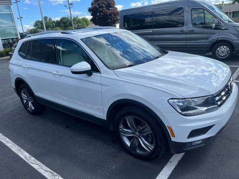 Used 2021 Volkswagen Tiguan SEL w/ 3rd Row Seat Package AWD/4WD image 3